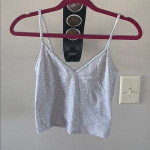 •Grey cropped tank top •Great condition